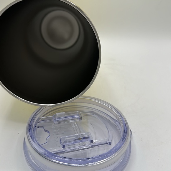 Zak! yellow water bottle that fits in car cupholder - Picture 5 of 7